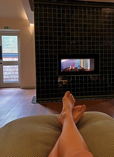 Charlie Brooks feet photo thumbnail