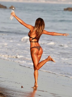 Charlie Riina feet photo 17