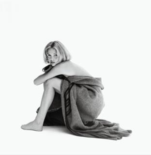 Charlize Theron feet photo thumbnail