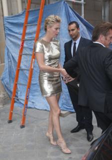 Charlize Theron feet photo thumbnail
