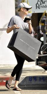 Charlize Theron feet photo thumbnail