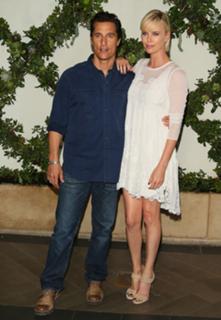 Charlize Theron feet photo thumbnail