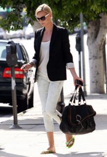 Charlize Theron feet photo thumbnail