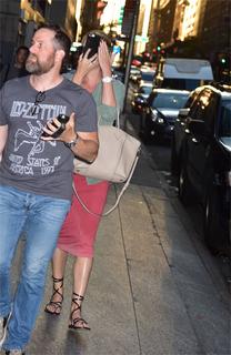 Charlize Theron feet photo thumbnail