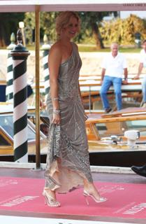 Charlize Theron feet photo thumbnail