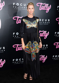 Charlize Theron feet photo thumbnail