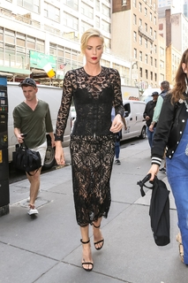 Charlize Theron feet photo thumbnail
