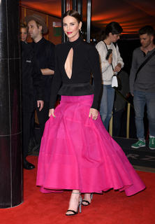 Charlize Theron feet photo thumbnail