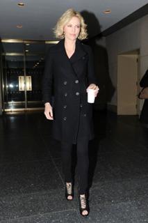 Charlize Theron feet photo thumbnail