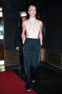 Charlize Theron feet photo thumbnail