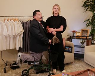 Charlize Theron feet photo thumbnail