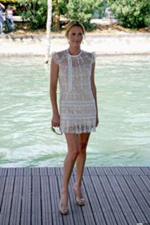 Charlize Theron feet photo thumbnail