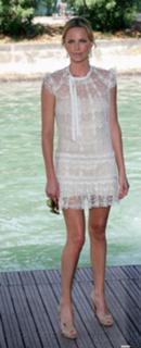Charlize Theron feet photo thumbnail