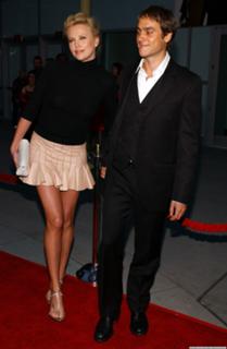Charlize Theron feet photo thumbnail