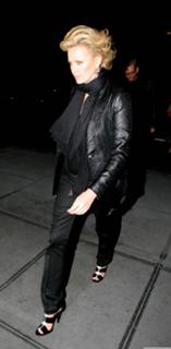Charlize Theron feet photo thumbnail