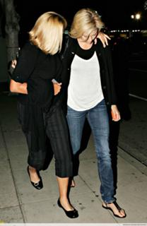 Charlize Theron feet photo thumbnail