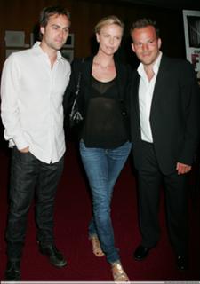 Charlize Theron feet photo thumbnail