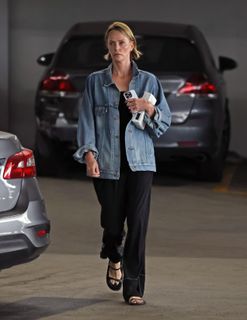 Charlize Theron feet photo 12