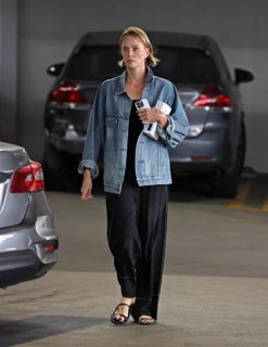 Charlize Theron feet photo 11