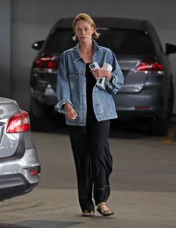 Charlize Theron feet photo 10