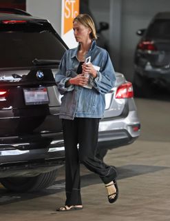 Charlize Theron feet photo 7