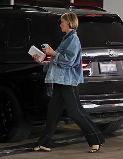 Charlize Theron feet photo 6