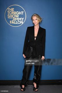 Charlize Theron feet photo 19