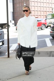 Charlize Theron feet photo 13