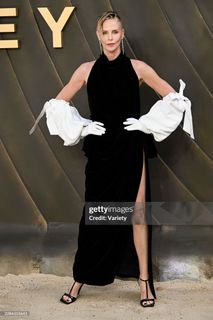 Charlize Theron feet photo 11