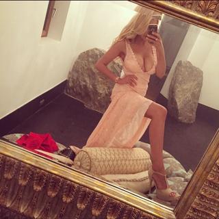 Charlotte Caniggia feet photo 10