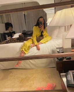 Charlotte Caniggia feet photo 2