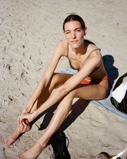 Charlotte Cardin feet photo 2
