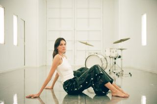 Charlotte Cardin feet photo 10