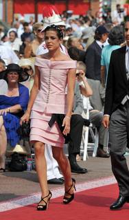 Charlotte Casiraghi feet photo 4