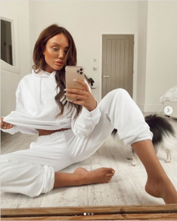 Charlotte Crosby feet photo thumbnail