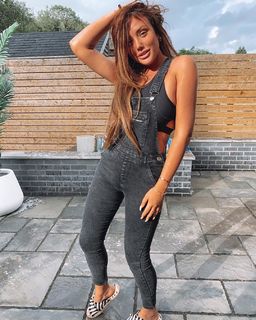 Charlotte Crosby feet photo thumbnail