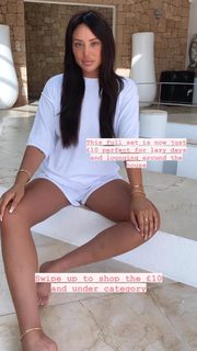 Charlotte Crosby feet photo thumbnail