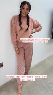 Charlotte Crosby feet photo thumbnail