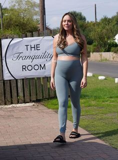 Charlotte Crosby feet photo thumbnail