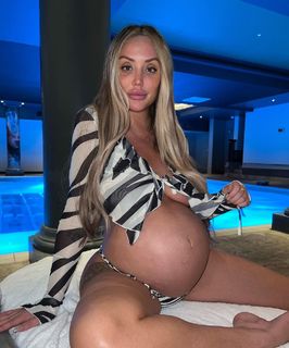 Charlotte Crosby feet photo thumbnail