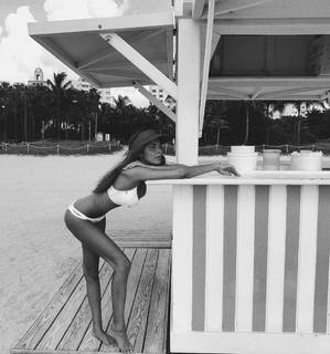 Charlotte D'Alessio feet photo 6