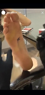 Charlotte D'Alessio feet photo 3