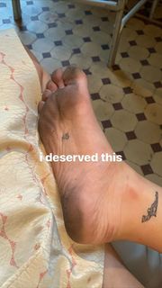 Charlotte D'Alessio feet photo 2