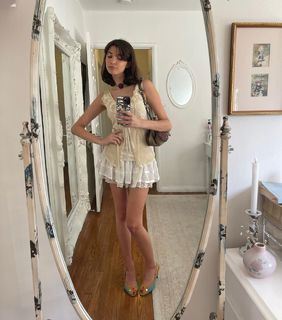 Charlotte D'Alessio feet photo 13
