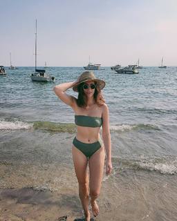 Charlotte Dobre feet photo 3