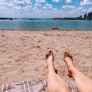 Charlotte Dobre feet photo 15