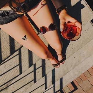 Charlotte Dobre feet photo 11