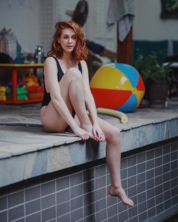 Charlotte Dobre feet photo 5