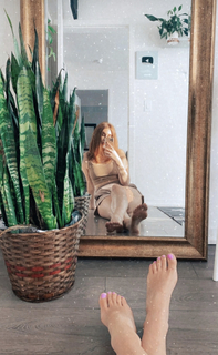 Charlotte Dobre feet photo 7