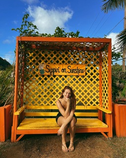 Charlotte Dobre feet photo 6